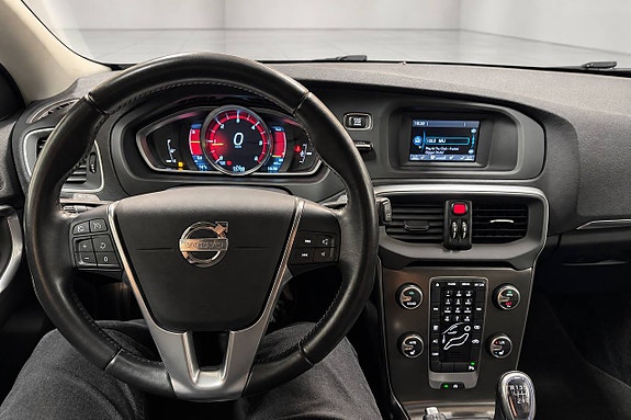 Volvo V40 15 of 21