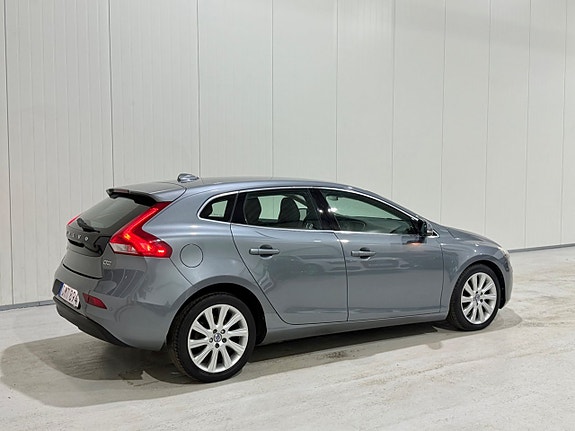 Volvo V40 3 of 11