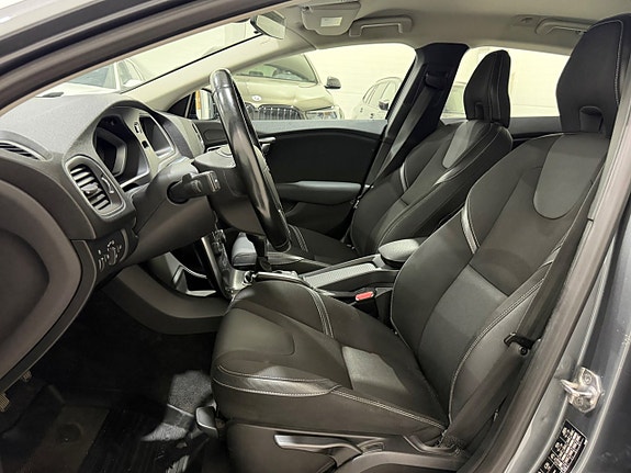 Volvo V40 6 of 11