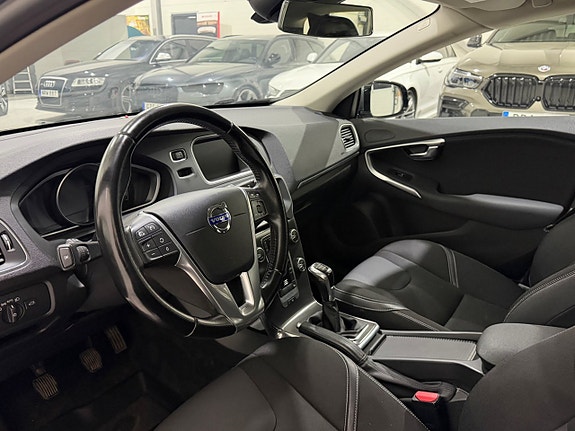 Volvo V40 7 of 11