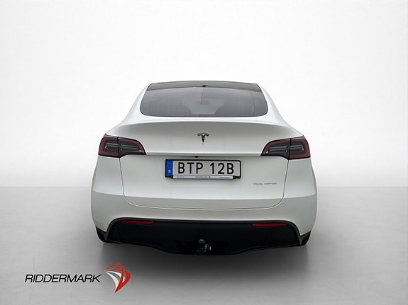 Tesla Model Y 8 of 30