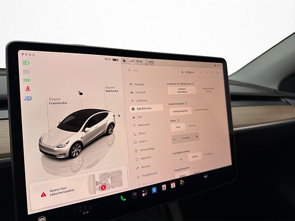 Tesla Model Y 18 of 30