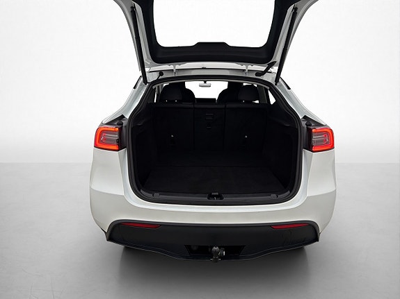 Tesla Model Y 30 of 30