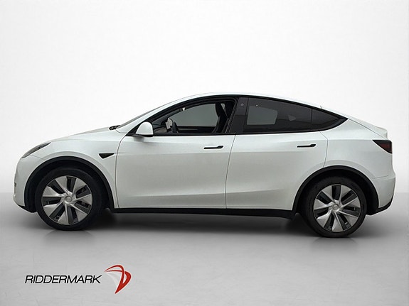 Tesla Model Y 5 of 30