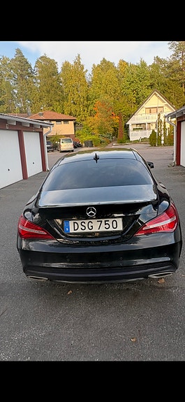 Mercedes-Benz CLA220 d 2 of 4