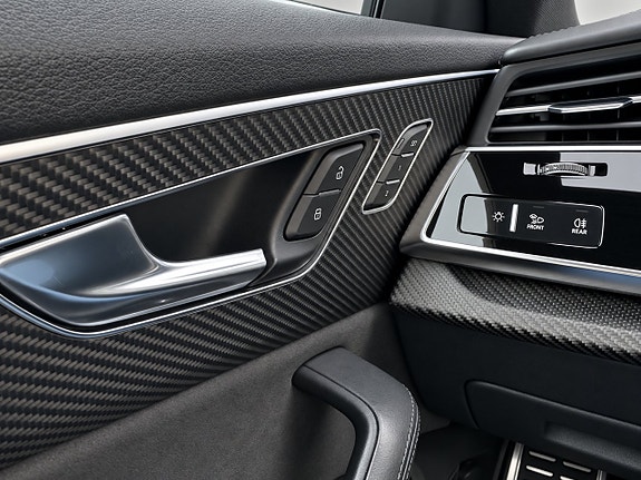 Audi RS Q8 25 of 25