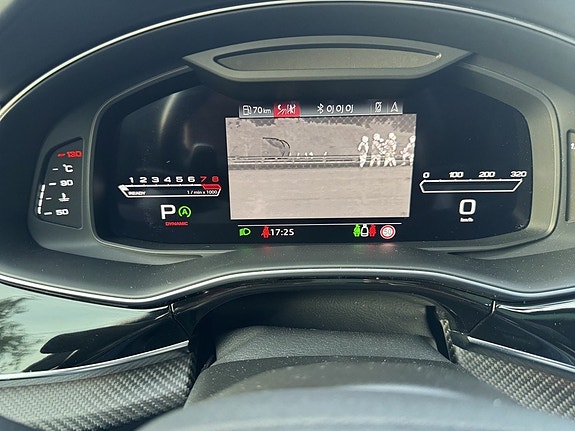 Audi RS Q8 21 of 25