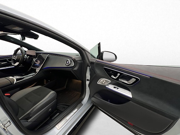 Mercedes-Benz EQE350 30 of 30