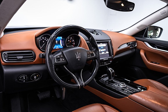 Maserati Levante 16 of 27