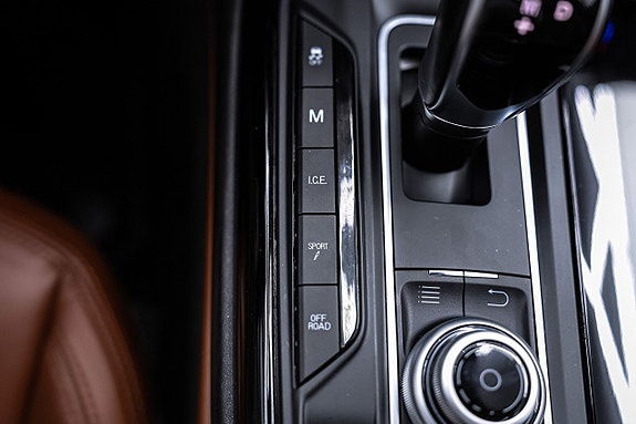 Maserati Levante 21 of 27