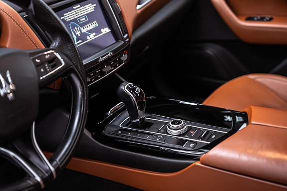 Maserati Levante 17 of 27