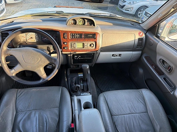 Mitsubishi Pajero Sport 15 of 24