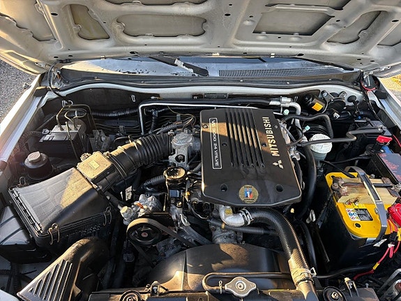 Mitsubishi Pajero Sport 22 of 24