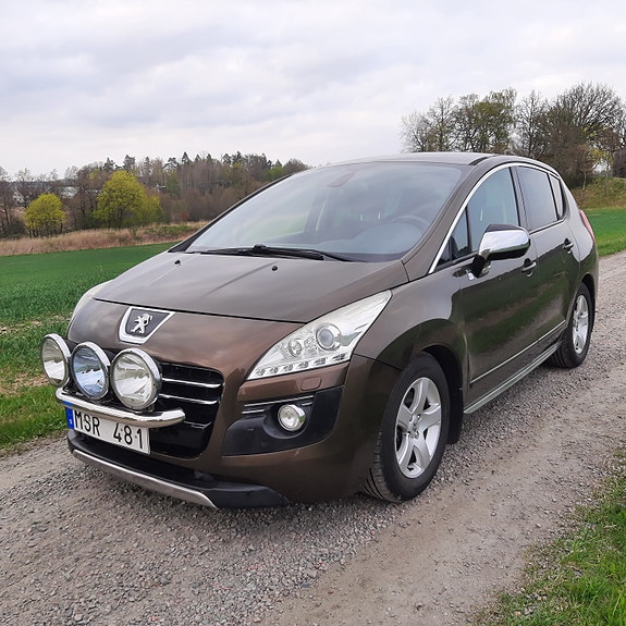 Peugeot 3008 2 of 6