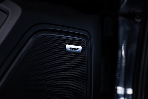 Porsche Macan Turbo 23 of 30
