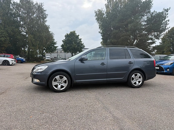 Skoda Octavia 2 of 7