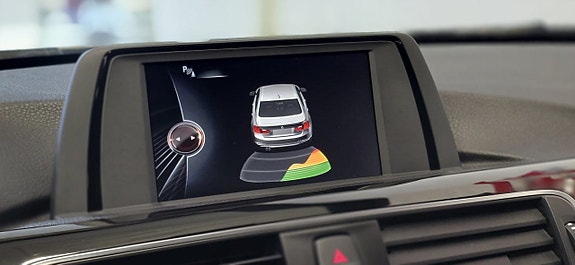 BMW 318d 9 of 13
