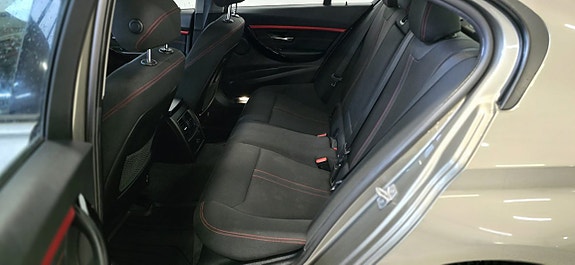 BMW 318d 12 of 13
