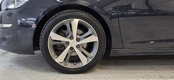 Peugeot 308 SW 4 of 16