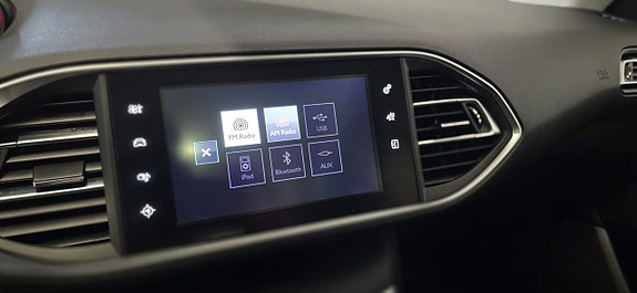 Peugeot 308 SW 9 of 16