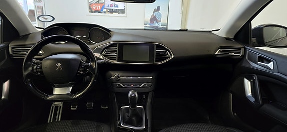 Peugeot 308 SW 12 of 16
