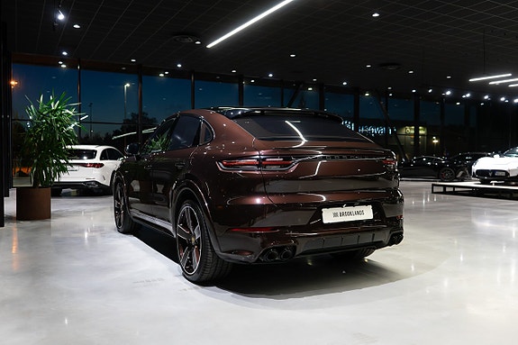 Porsche Cayenne 8 of 22