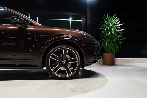 Porsche Cayenne 6 of 22