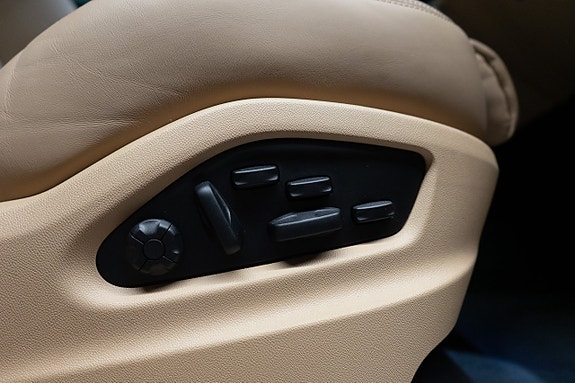 Porsche Cayenne 20 of 22