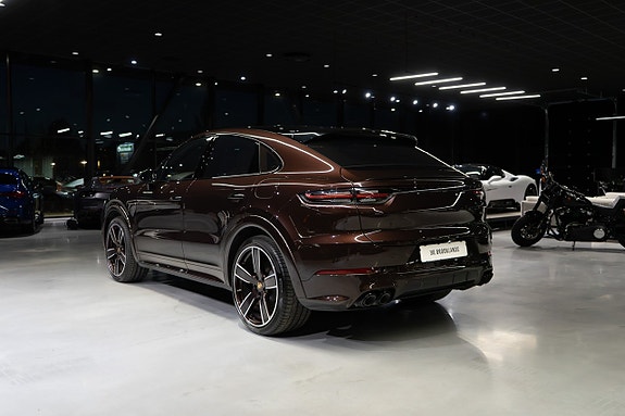 Porsche Cayenne 11 of 22