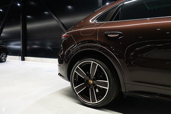 Porsche Cayenne 7 of 22
