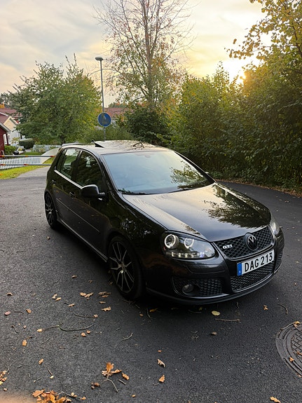 Volkswagen Golf V 3 of 7