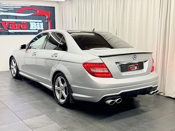 Mercedes-Benz C220 2 of 22