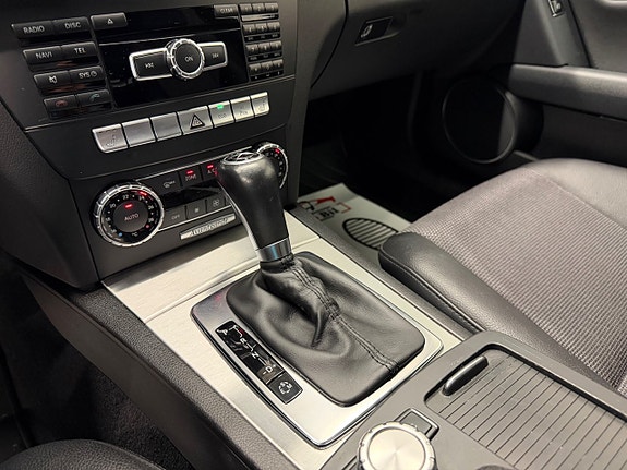 Mercedes-Benz C220 8 of 22