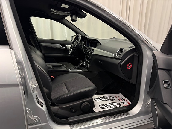 Mercedes-Benz C220 16 of 22