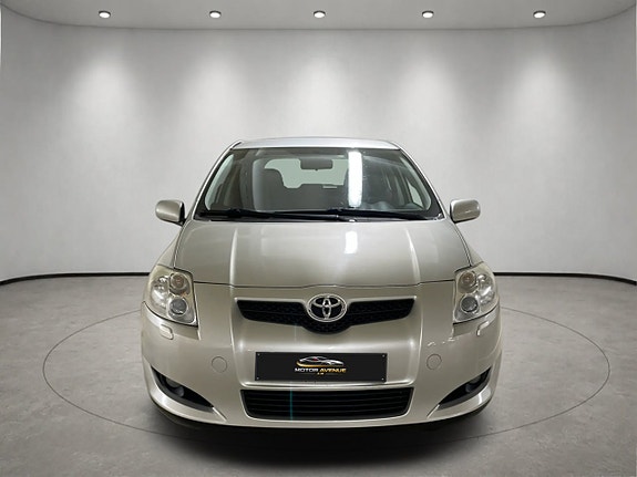 Toyota Auris 4 of 17