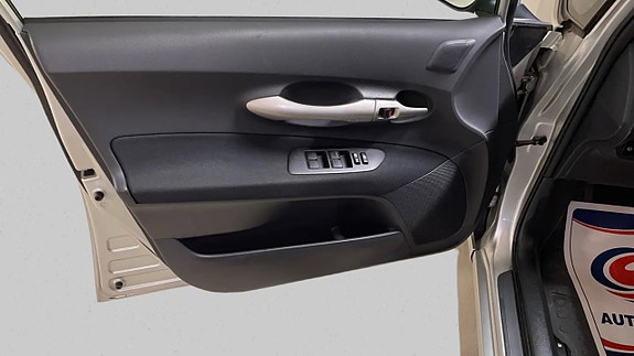 Toyota Auris 13 of 17