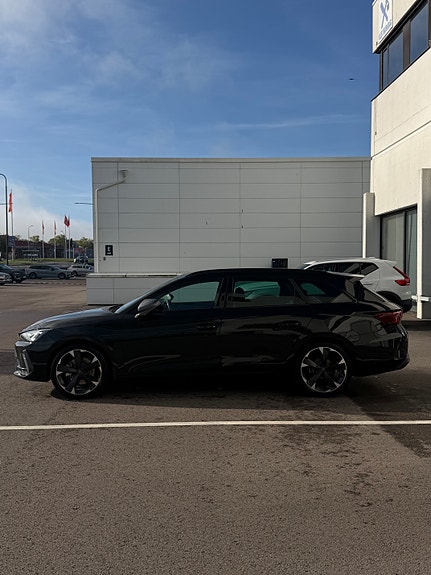 Cupra Leon 3 of 5