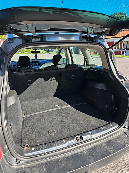 Peugeot 308 SW 3 of 5