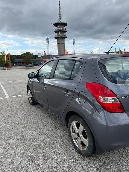 Hyundai i20 4 of 6