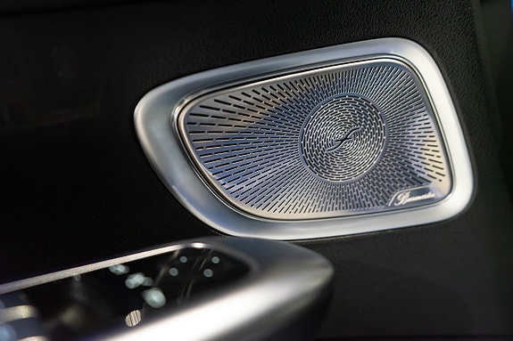 Mercedes-Benz C300 e 8 of 11