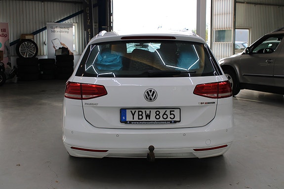 Volkswagen Passat 5 of 13