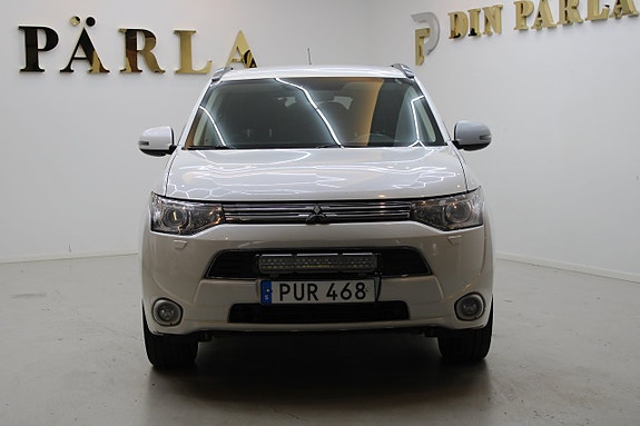 Mitsubishi Outlander 2 of 14