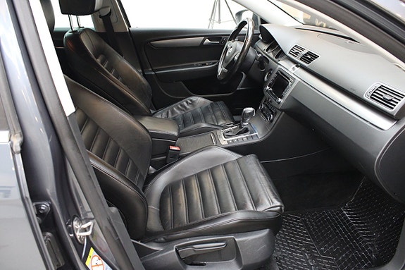 Volkswagen Passat 8 of 12
