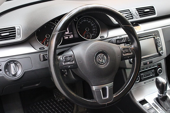 Volkswagen Passat 12 of 12
