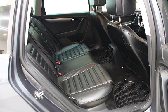 Volkswagen Passat 9 of 12