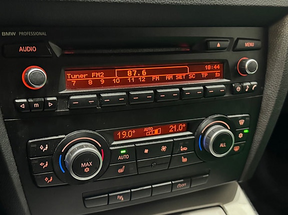 BMW 318i 9 of 9