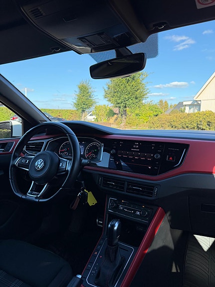 Volkswagen Polo 9 of 14