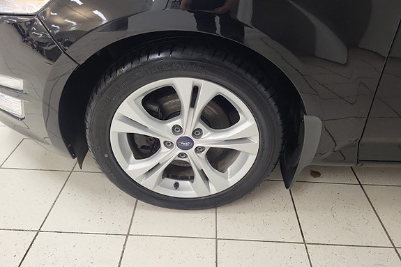 Ford Mondeo 9 of 17