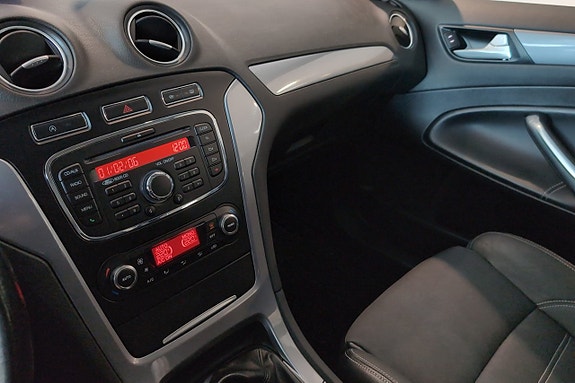 Ford Mondeo 11 of 17