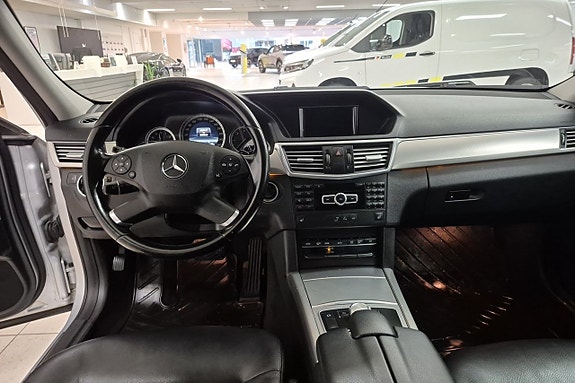 Mercedes-Benz E220 9 of 10